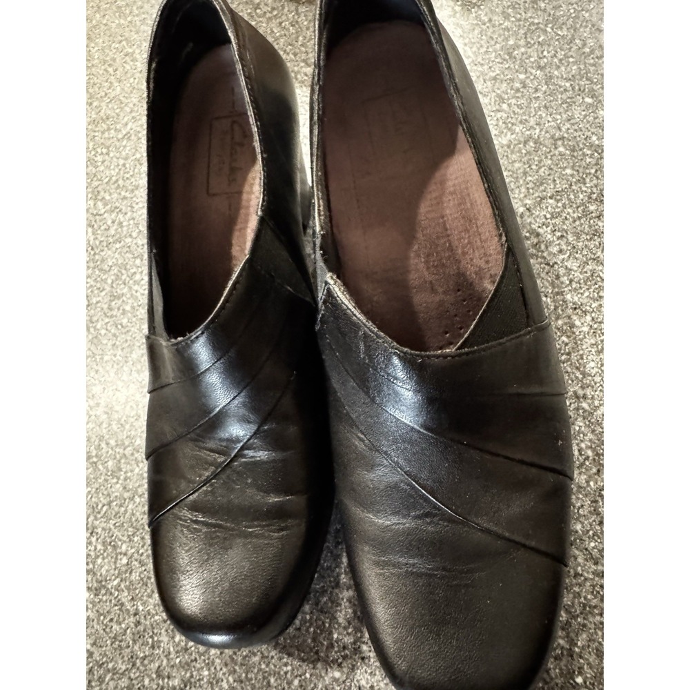 Clarks Everyday Pumps Womens Size 8 Brown Leather Slip-On Loafers 2" Heel SB17